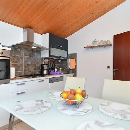 Ferienwohnung Fuer 6 Personen Ca 90 Qm In Pula, Istrien Istrische Riviera *