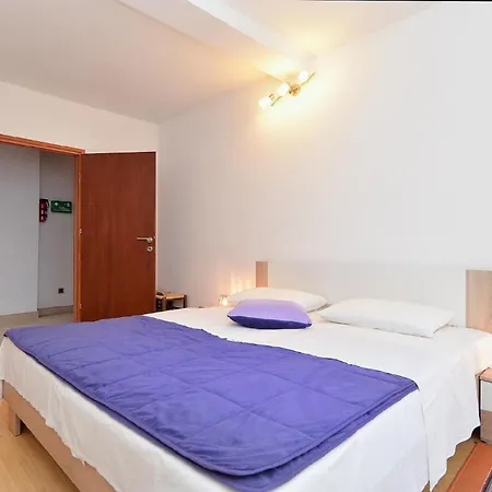 Apartment Ferienwohnung Fuer 6 Personen Ca 90 Qm In Pula, Istrien Istrische Riviera