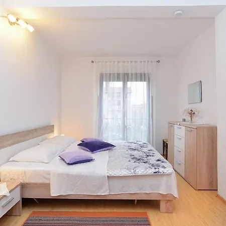 Apartment Ferienwohnung Fuer 6 Personen Ca 90 Qm In Pula, Istrien Istrische Riviera