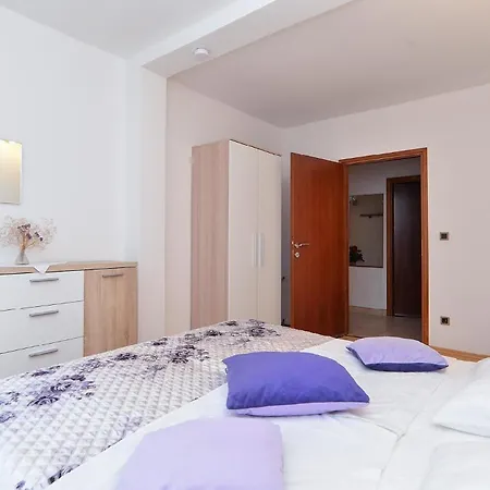 Ferienwohnung Fuer 6 Personen Ca 90 Qm In Pula, Istrien Istrische Riviera * Pula