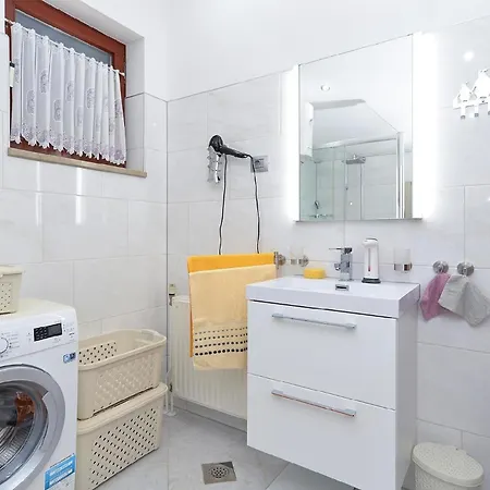 Ferienwohnung Fuer 6 Personen Ca 90 Qm In Pula, Istrien Istrische Riviera *